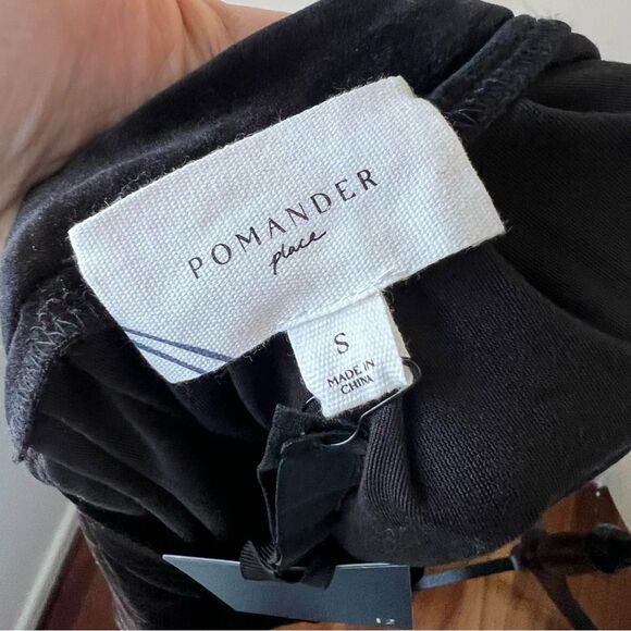 NWT Pomander Place Black Velvet Finley Flutter Sleeve Top Small - Picture 6 of 6